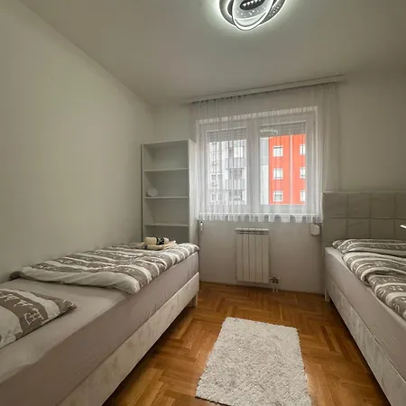 Istocno Sarajevo-Hilandarska, Stan Na Dan Sv Apartment Donje Mladice Exterior photo
