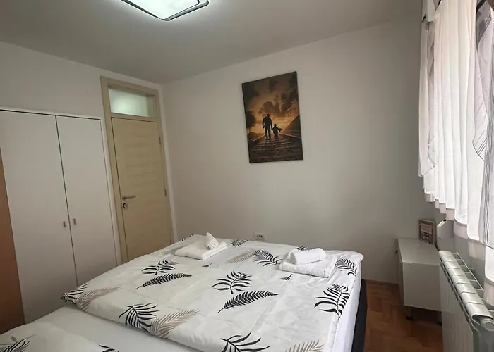Istocno Sarajevo-Hilandarska, Stan Na Dan Sv