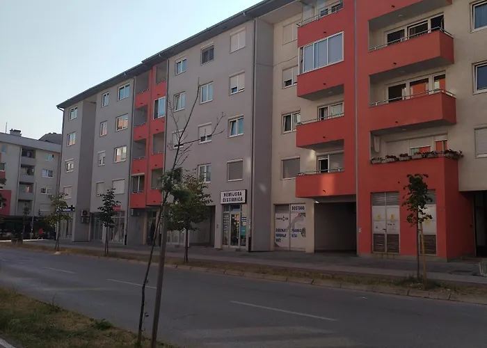 Istocno Sarajevo-Hilandarska, Stan Na Dan Sv