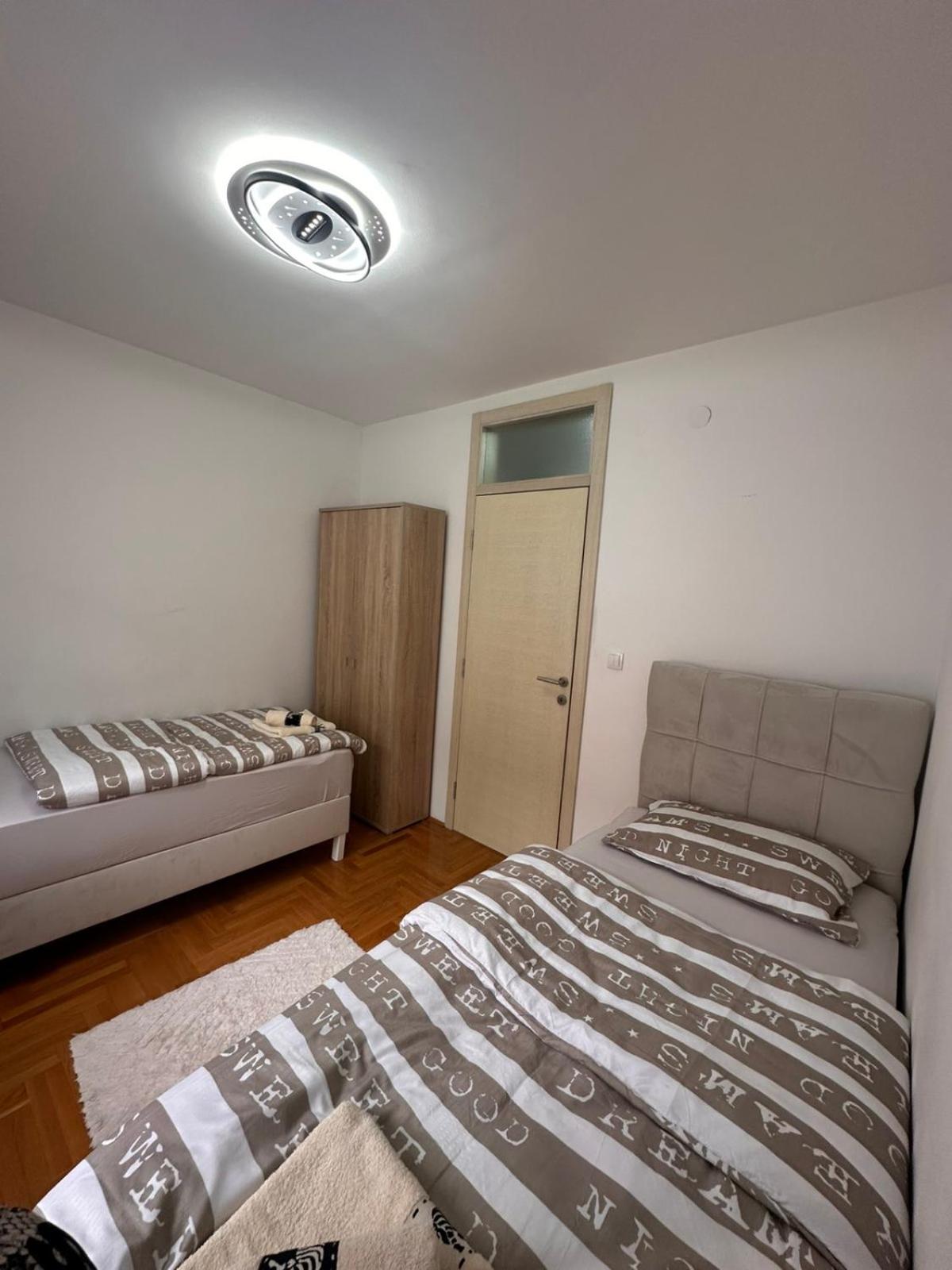 Apartament Istocno Sarajevo-hilandarska, Stan Na Dan Sv